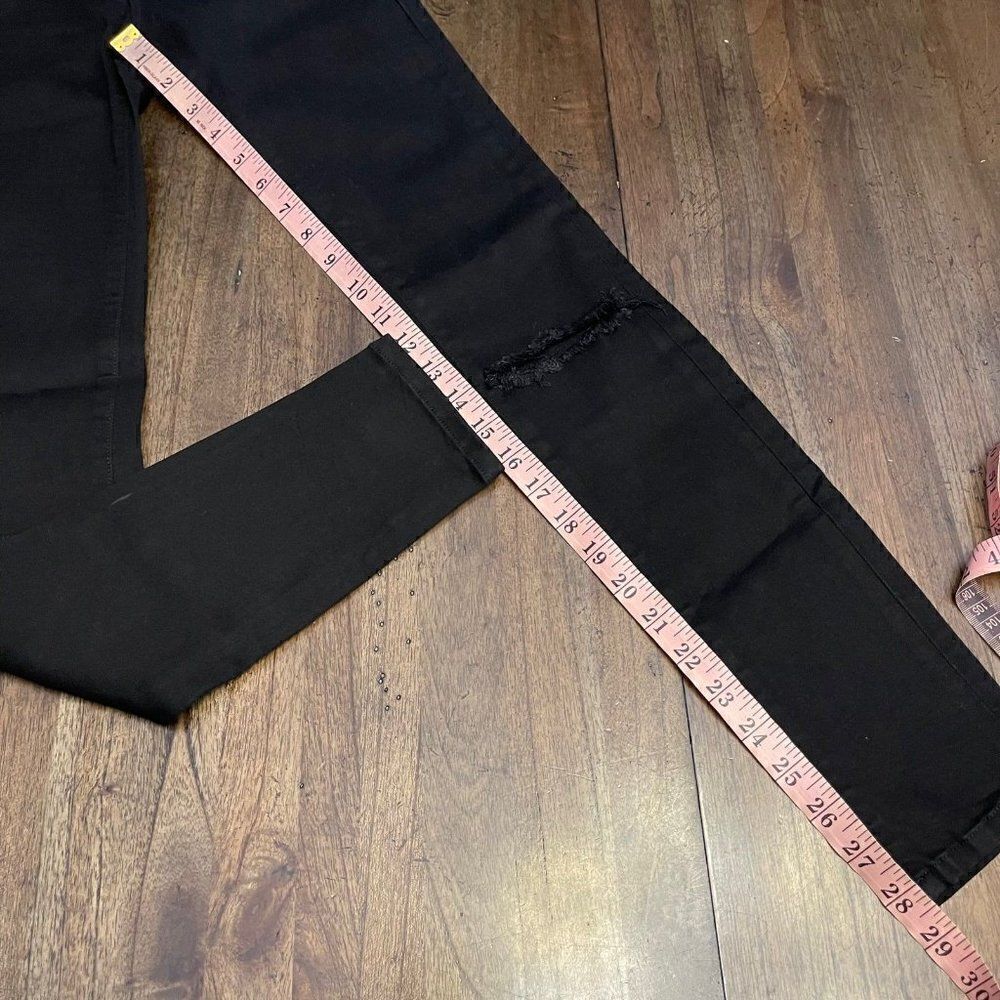 Frame NWOT Vian Ripped Skinny Jeans - Picture 9 of 16